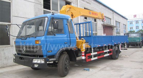 東風(fēng)145隨車(chē)起重運(yùn)輸車(chē)