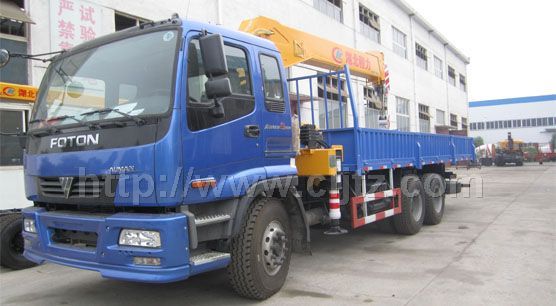 福田后雙橋隨車(chē)起重運(yùn)輸車(chē)