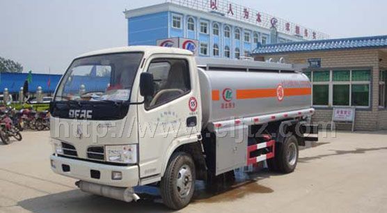 東風金霸油罐車