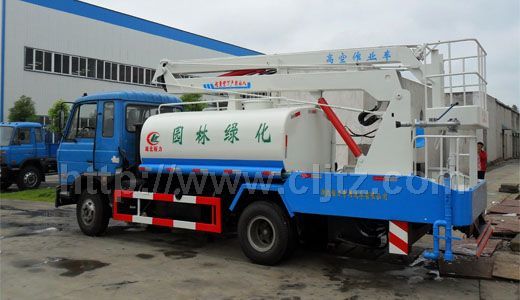 東風(fēng)145高空作業(yè)帶灑水車