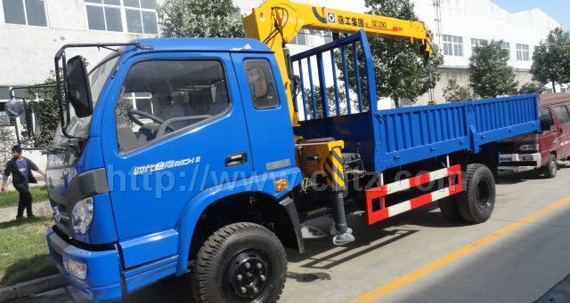 福田時(shí)代隨車(chē)起重運(yùn)輸車(chē)